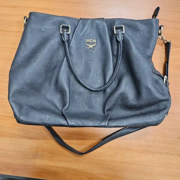 [SOLD OUT] MCM  가죽 토트백