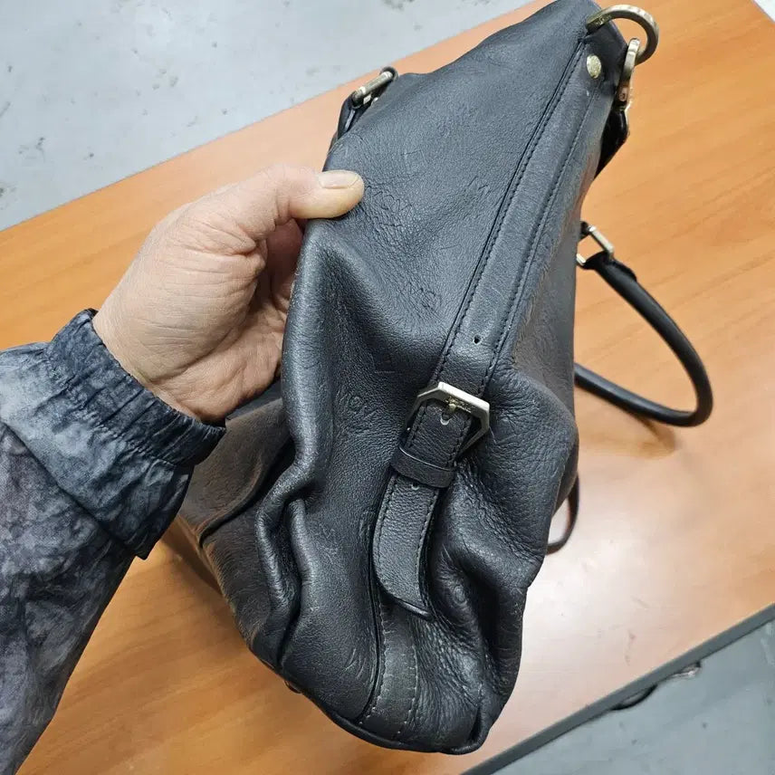 [SOLD OUT] MCM  가죽 토트백