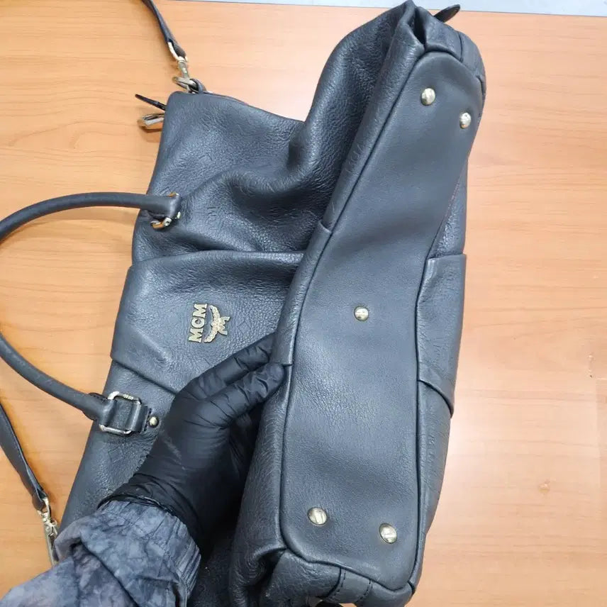 [SOLD OUT] MCM  가죽 토트백