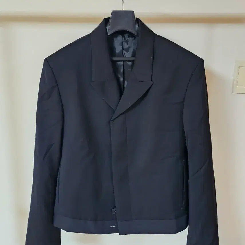 [BUNJANG] COS Tailored Crop Jacket Black / COS 울 테일러드 크롭 자켓 블랙 46(M)