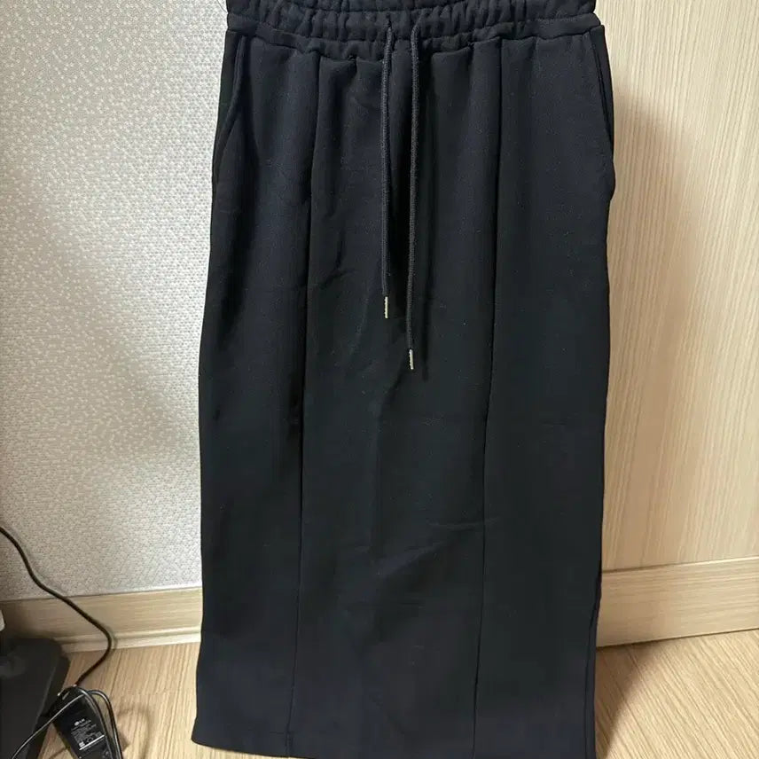 [BUNJANG] Black Cotton Ribbed Waist Band Training Cut Long Skirt / 무료배송. 새상품. 블랙 쭈리 면 허리밴딩 트레이닝 절개 롱스커트