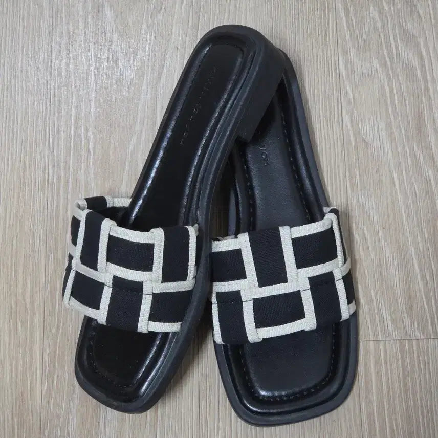 [SOLD OUT] 여성슬리퍼 240 새상품