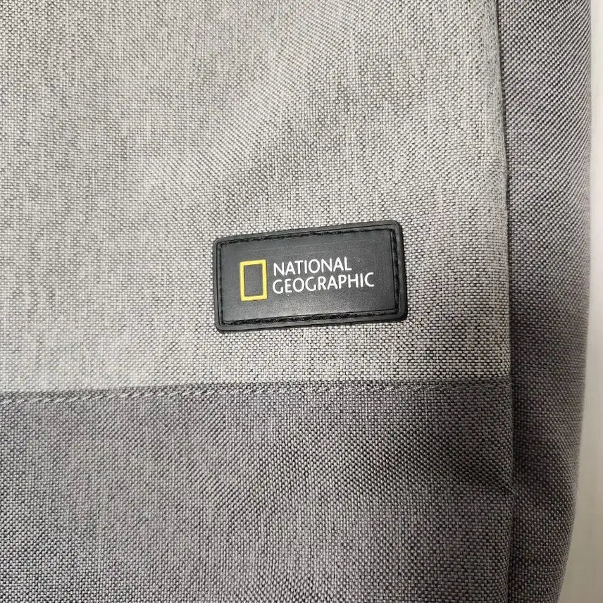 [BUNJANG] National Geographic Day Pack Laptop Backpack / 내셔널지오그래픽 DAY PACK 데이팩 노트북 백팩사용감 거의 없어요