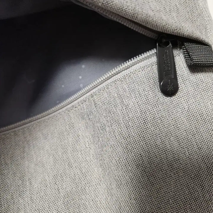 [BUNJANG] National Geographic Day Pack Laptop Backpack / 내셔널지오그래픽 DAY PACK 데이팩 노트북 백팩사용감 거의 없어요