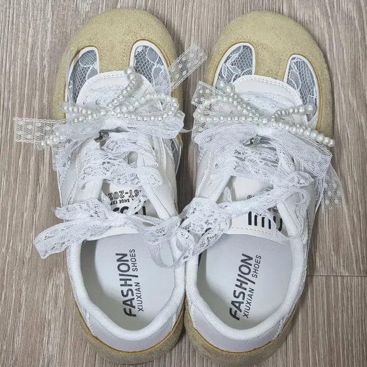 [BUNJANG] Lace Sneakers 235 New / 여성운동화 레이스운동화 235 새상품