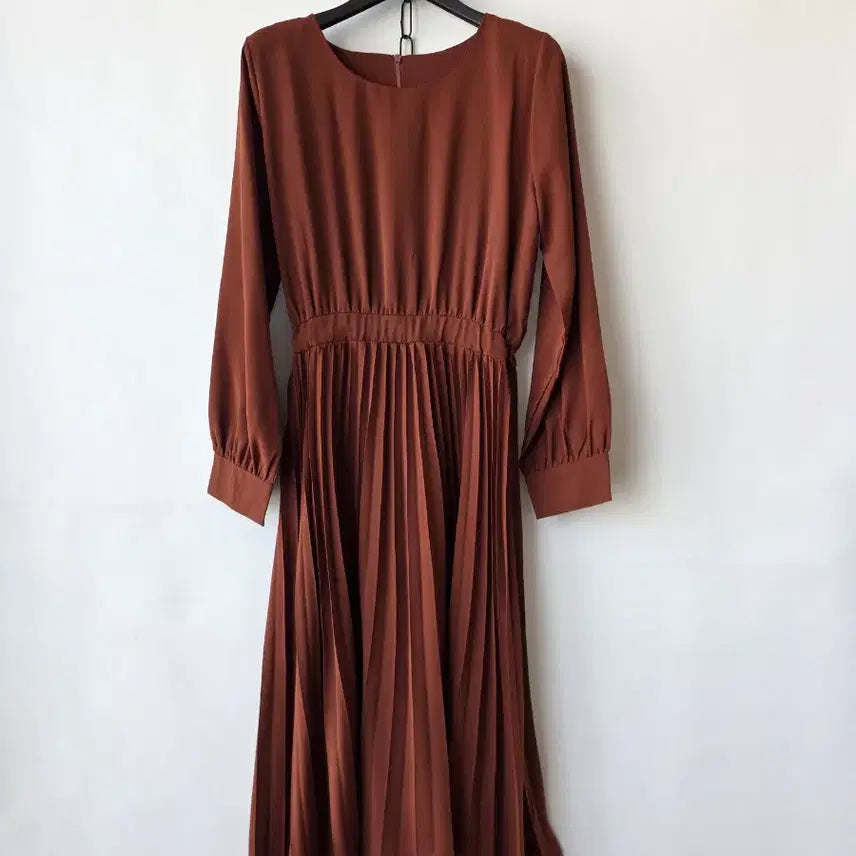 [SOLD OUT] 55-66)브라운 스트링 플리츠 원피스/새제품