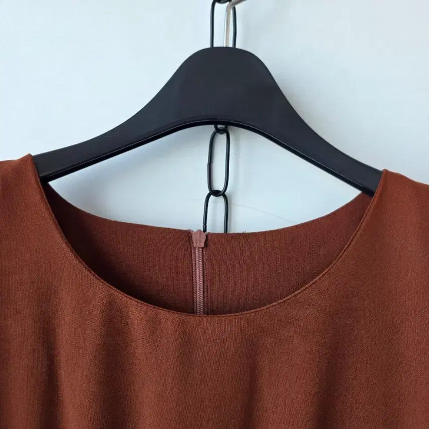 [SOLD OUT] 55-66)브라운 스트링 플리츠 원피스/새제품
