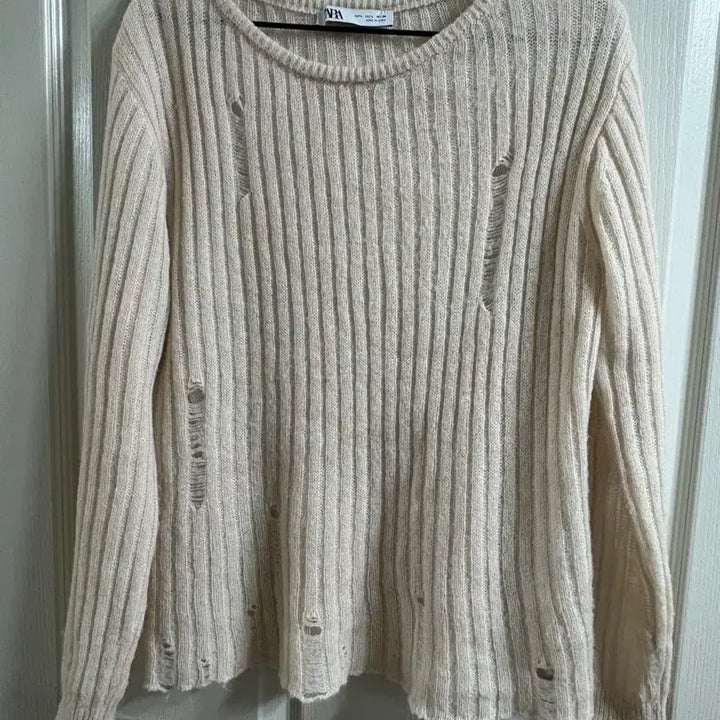 [BUNJANG] ZARA Ivory Damage Knit Sweater L / 자라 ZARA 아이보리 데미지 니트 L