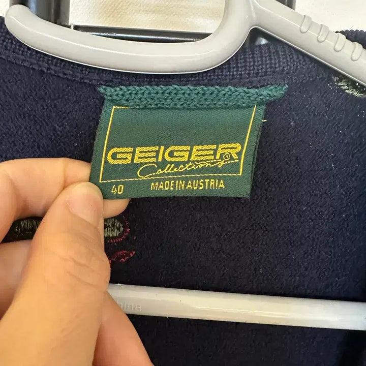 [BUNJANG] Geiger Embroidered Cardigan (Austria) - Size 40 / GEIGER 가이거 여성 자수 가디건 오스트리아  -40사이즈