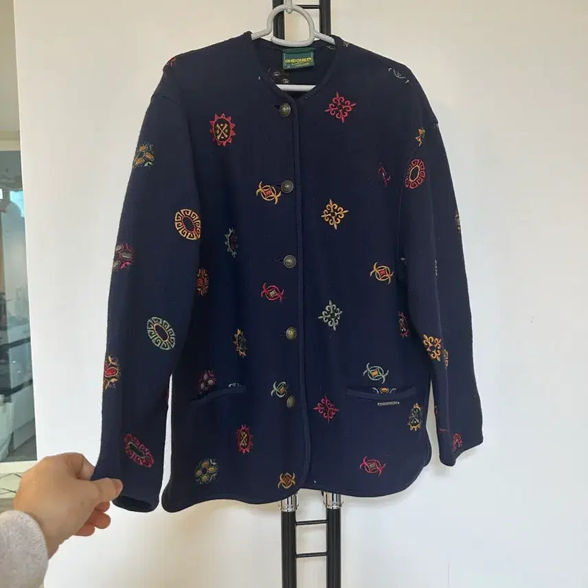 [BUNJANG] Geiger Embroidered Cardigan (Austria) - Size 40 / GEIGER 가이거 여성 자수 가디건 오스트리아  -40사이즈