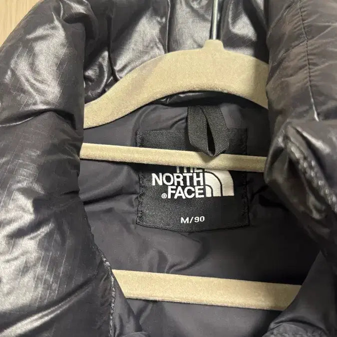 [BUNJANG] The North Face Nuptse Shiny Short Padded Jacket / 노스페이스 눕시 유광 숏패딩 크롭패딩