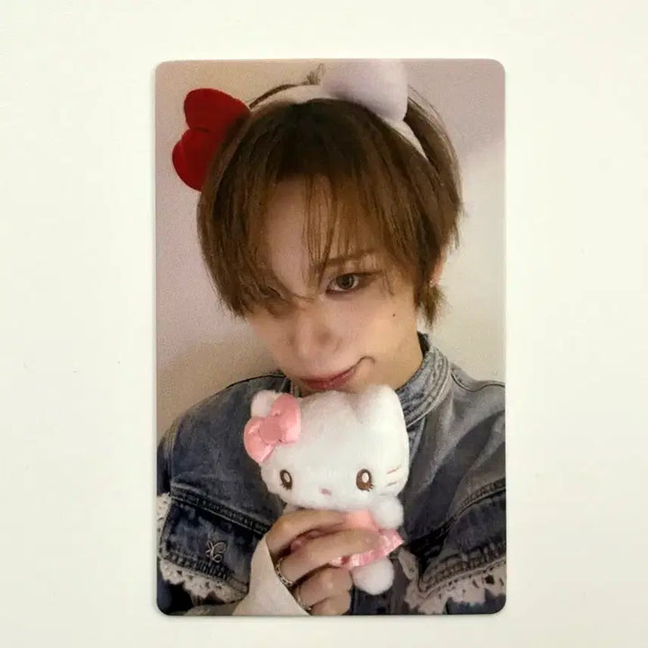 [BUNJANG] Xlov Haru Hello Kitty Photocard / Xlov 엑스러브 하루 haru 헬로키티 포카 poca