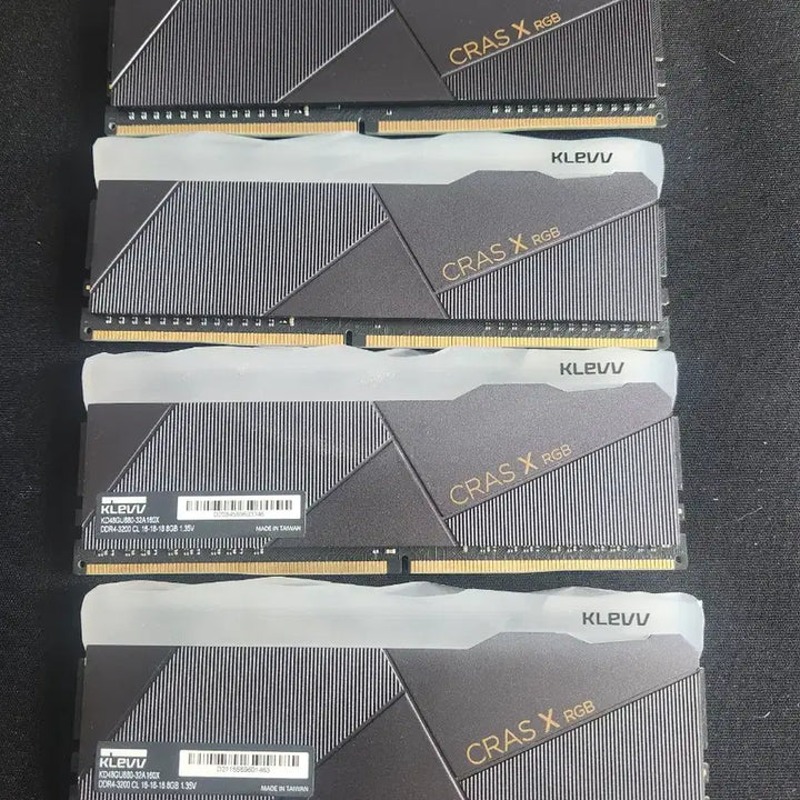 [SOLD OUT] 지스킬 로얄골드 ddr4 램, 클레브, 팀그룹 ddr4 램