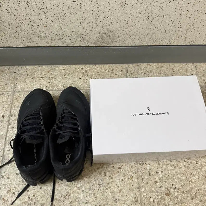 [SOLD OUT] 온러닝 파프 260size (풀박스)