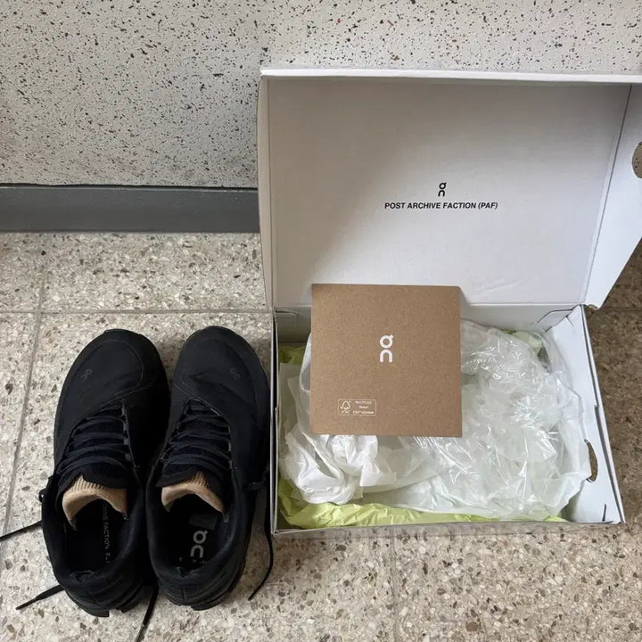 [SOLD OUT] 온러닝 파프 260size (풀박스)