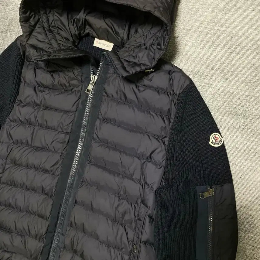 [BUNJANG] Moncler Knit Zip-Up Hoodie Padded Jacket / 백화점판 정품 몽클레어 니트 패딩 후드집업