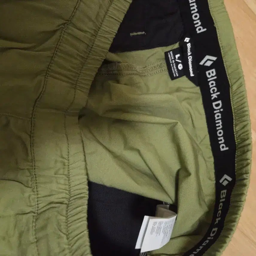 [SOLD OUT] 블랙다이아몬드 숏반바지 올리브카키 34사이즈