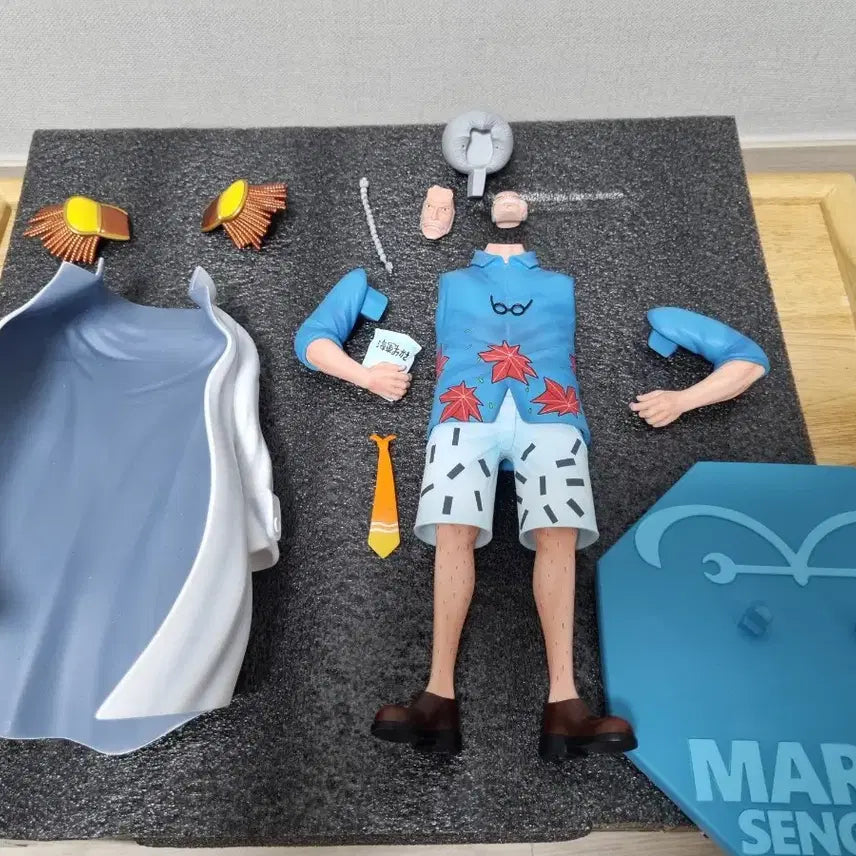 [BUNJANG] One Piece Sengoku and Goat Resin Statue / 원피스 해군 센고쿠+염소(Black 레진)