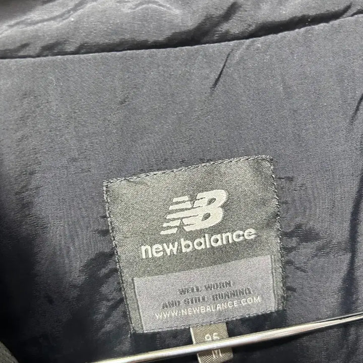 [BUNJANG] New Balance Black/Yellow Windbreaker Jacket Jumper (M) / 뉴발란스 블랙/옐로우 바람막이 자켓 점퍼 M