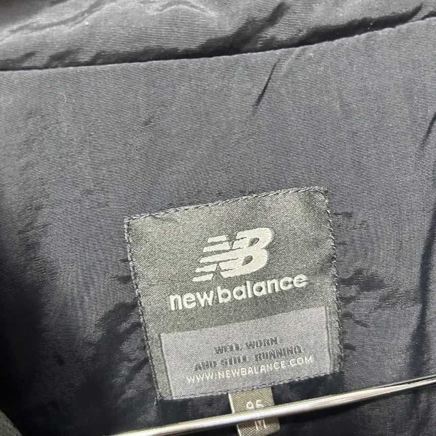 [BUNJANG] New Balance Black/Yellow Windbreaker Jacket Jumper (M) / 뉴발란스 블랙/옐로우 바람막이 자켓 점퍼 M