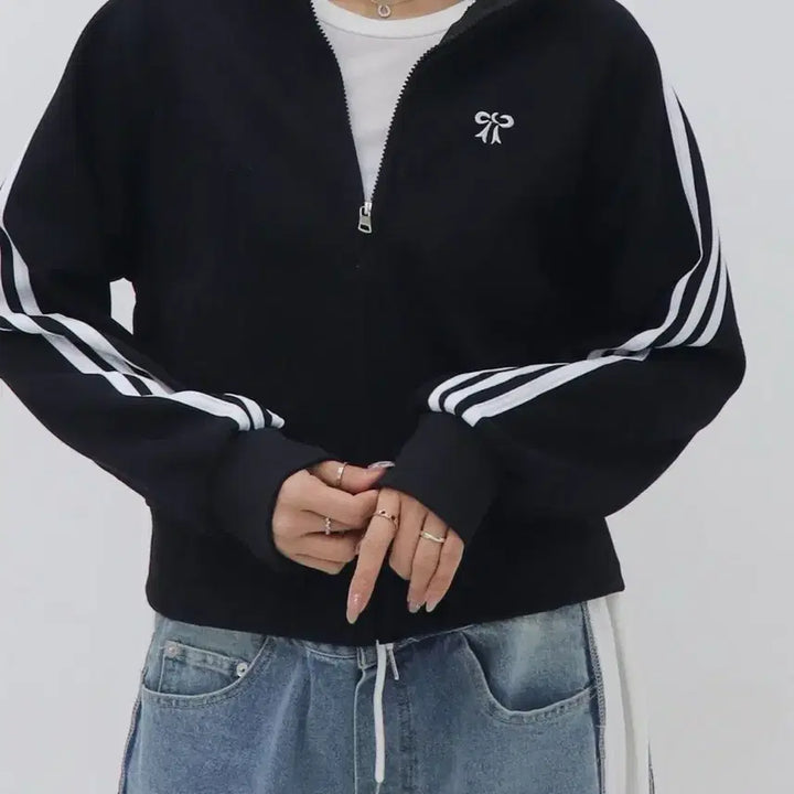 [BUNJANG] Embroidered Ribbon Zip-Up Jacket / 리본자수 집업