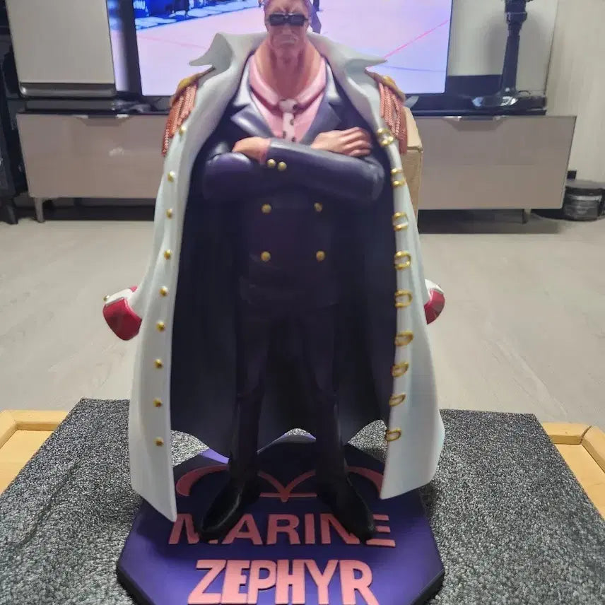 [BUNJANG] One Piece Z (Black Resin) Figure / 원피스 해군 제파(Black 레진)