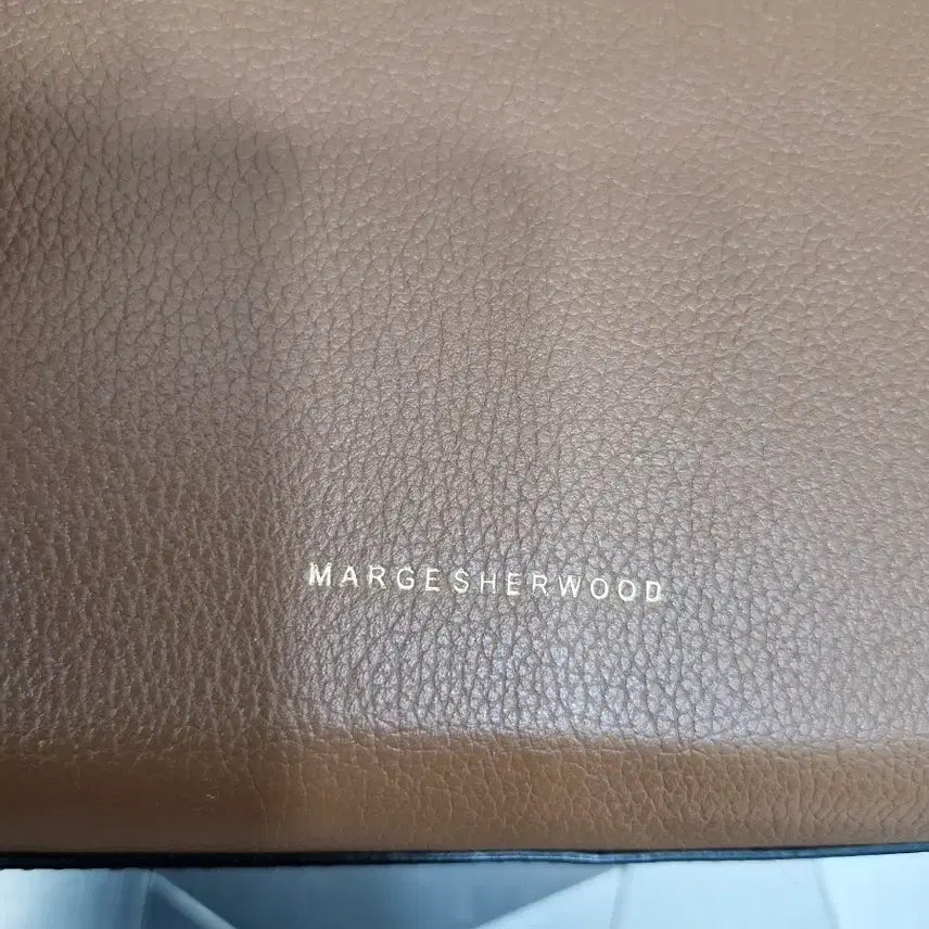 [BUNJANG] Margesherwood Crossbody Bag / 마지셔우드 크로스백 (택포)