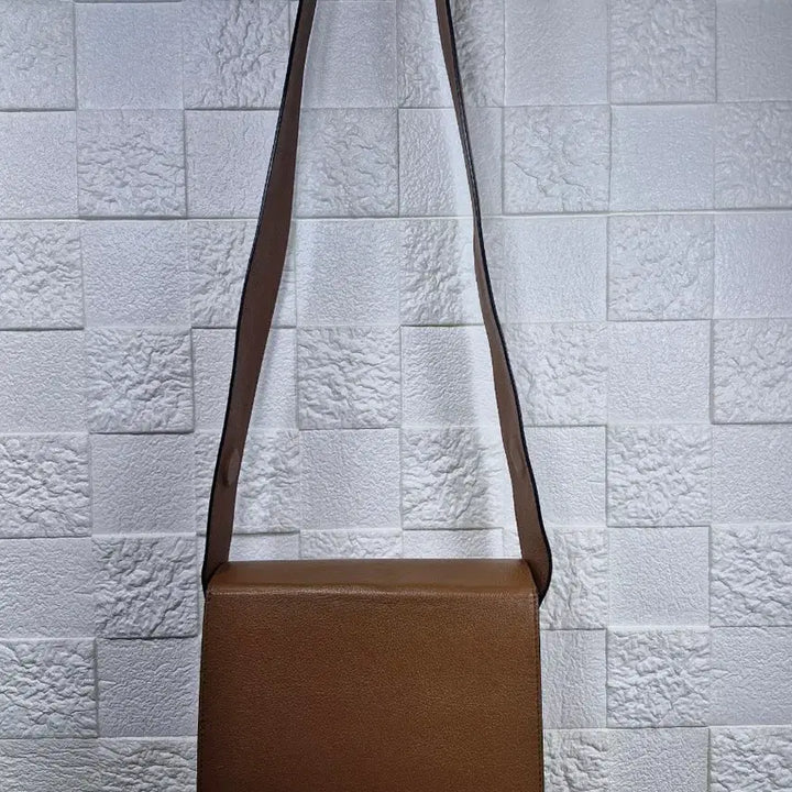 [BUNJANG] Margesherwood Crossbody Bag / 마지셔우드 크로스백 (택포)