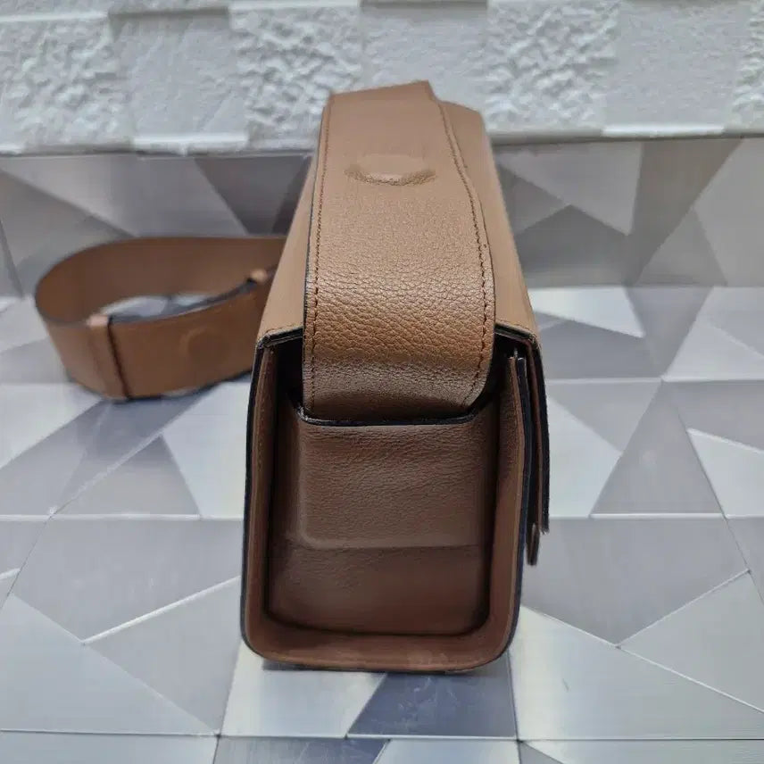 [BUNJANG] Margesherwood Crossbody Bag / 마지셔우드 크로스백 (택포)