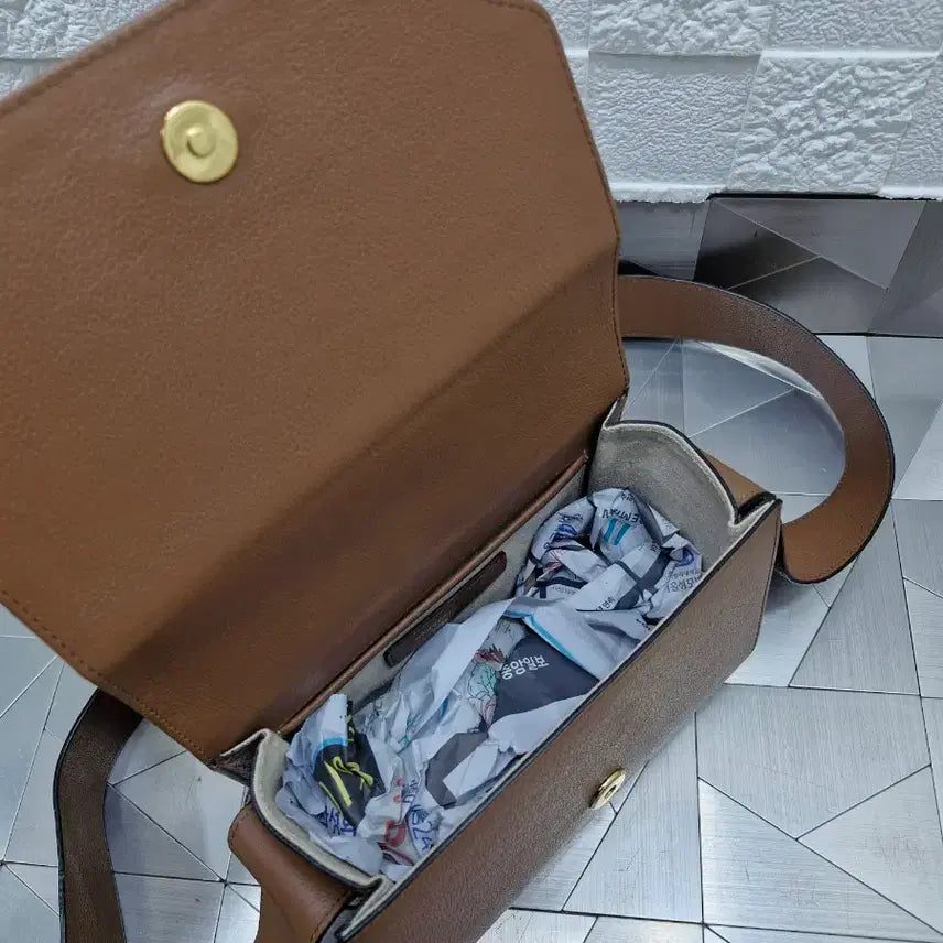 [BUNJANG] Margesherwood Crossbody Bag / 마지셔우드 크로스백 (택포)