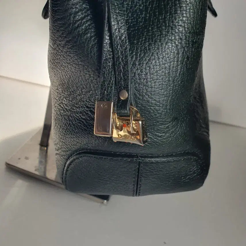 [SOLD OUT] 정품이고 ㅡ토즈ㅡ가죽 ㅡ토트백