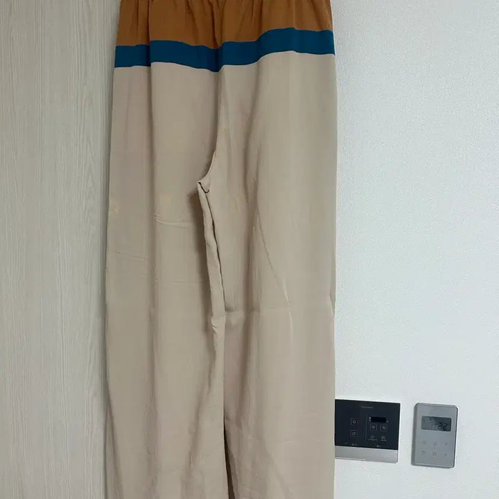 [SOLD OUT] 한섬 시스템(SYSTEM) 사이드 라인 와이드 팬츠
