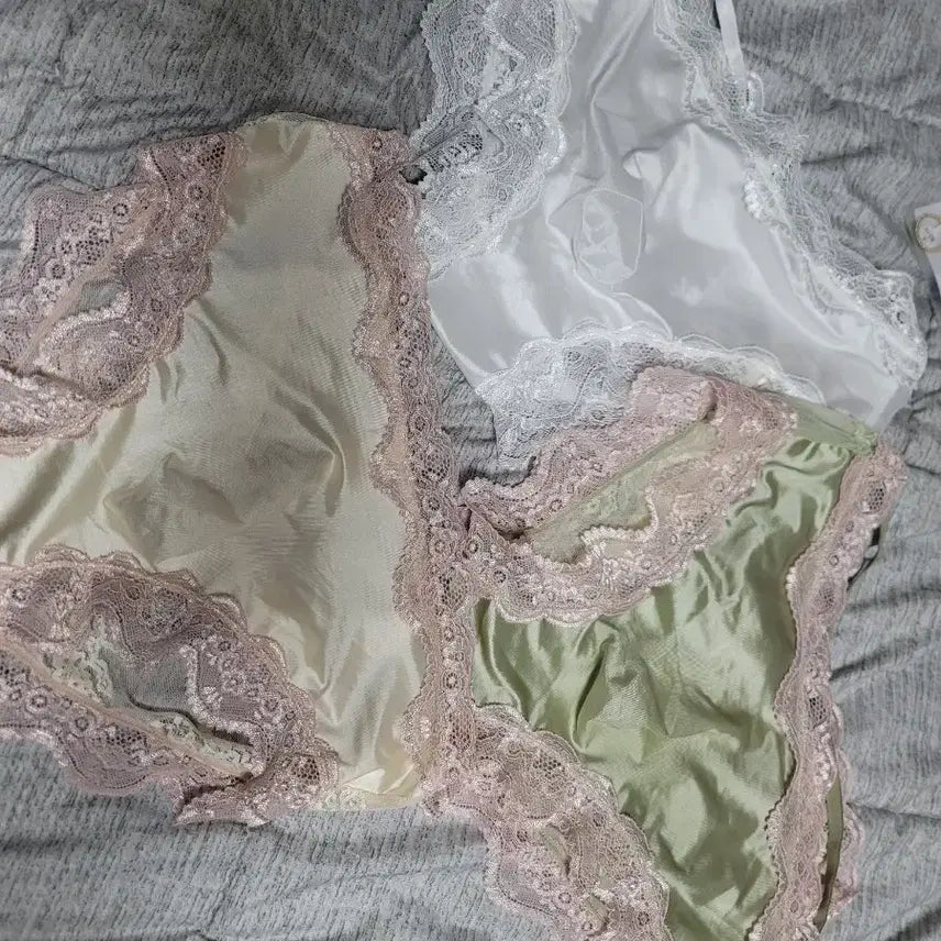 [BUNJANG] Satin Underwear Set with Lace Detail for Men / 레이스 장식 새틴 속옷 남자용
