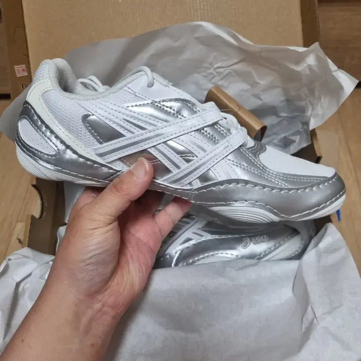 [BUNJANG] Asics Hypersink White Pure Silver Shoes / 아식스 하이퍼싱크 화이트 퓨어 실버 235 새상품