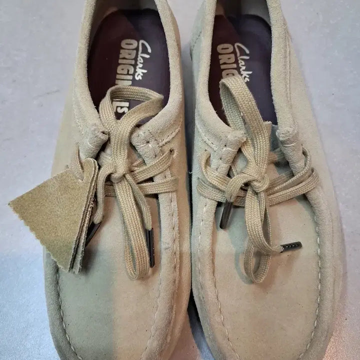 [BUNJANG] Clarks Wallabee Beige Suede Shoes / 클락스 왈라비 베이지 스웨이드 235