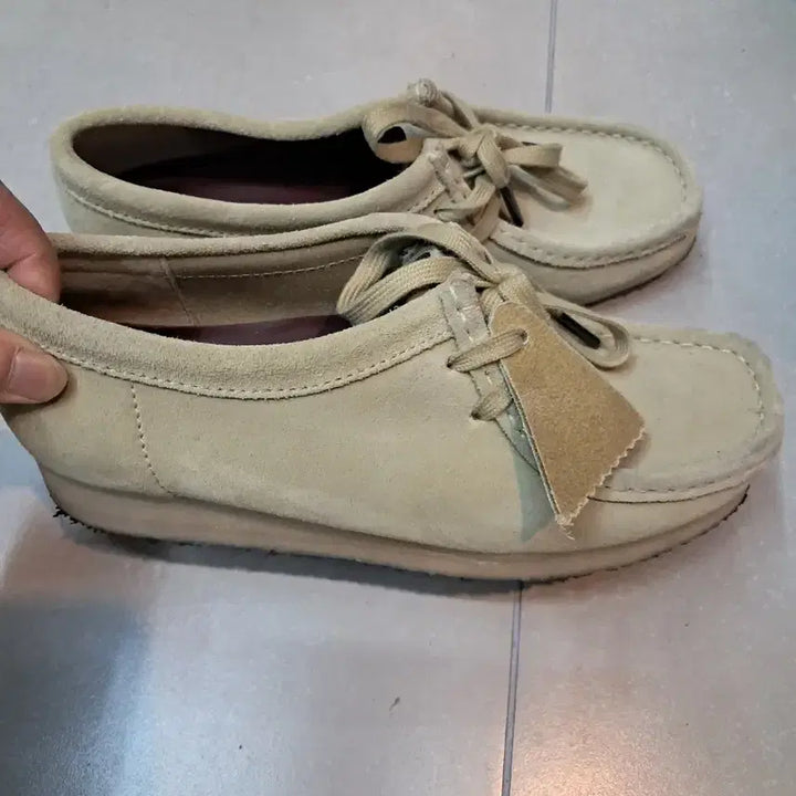 [BUNJANG] Clarks Wallabee Beige Suede Shoes / 클락스 왈라비 베이지 스웨이드 235