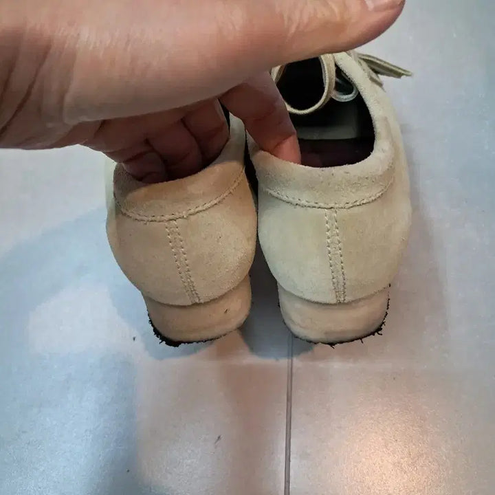 [BUNJANG] Clarks Wallabee Beige Suede Shoes / 클락스 왈라비 베이지 스웨이드 235