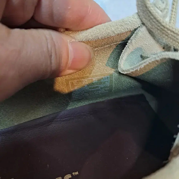 [BUNJANG] Clarks Wallabee Beige Suede Shoes / 클락스 왈라비 베이지 스웨이드 235