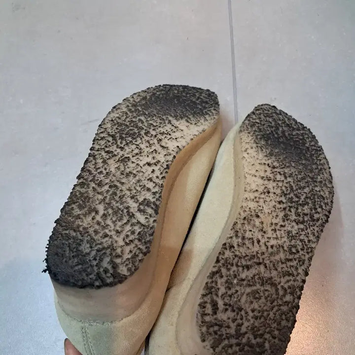 [BUNJANG] Clarks Wallabee Beige Suede Shoes / 클락스 왈라비 베이지 스웨이드 235