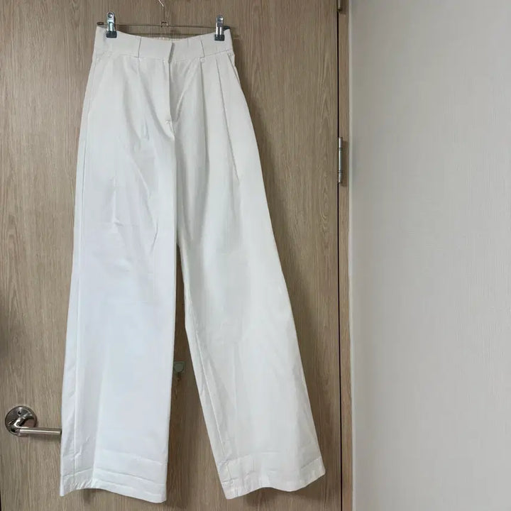 [BUNJANG] White Wide Pants / 화이트 와이드 팬츠 [뒷밴딩]