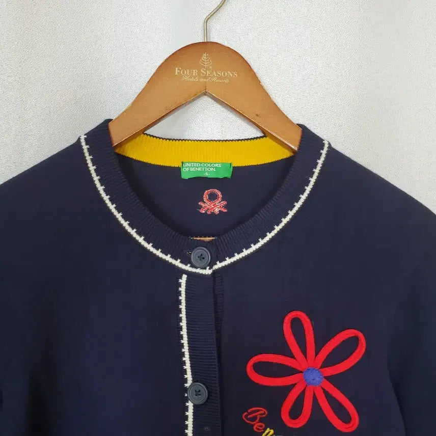 [BUNJANG] Benetton Knit Cardigan (S) / 베네통 니트가디건 S 2025년식