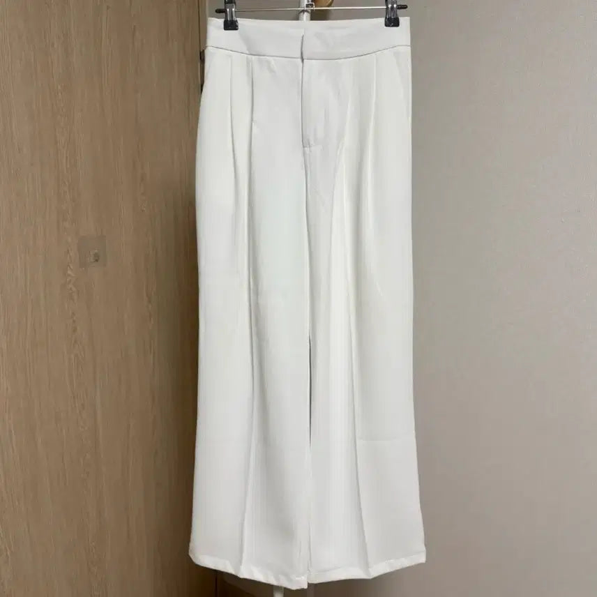 [BUNJANG] White Wide Slacks [Size S, New] / 화이트 와이드 슬랙스 [S,새상품]