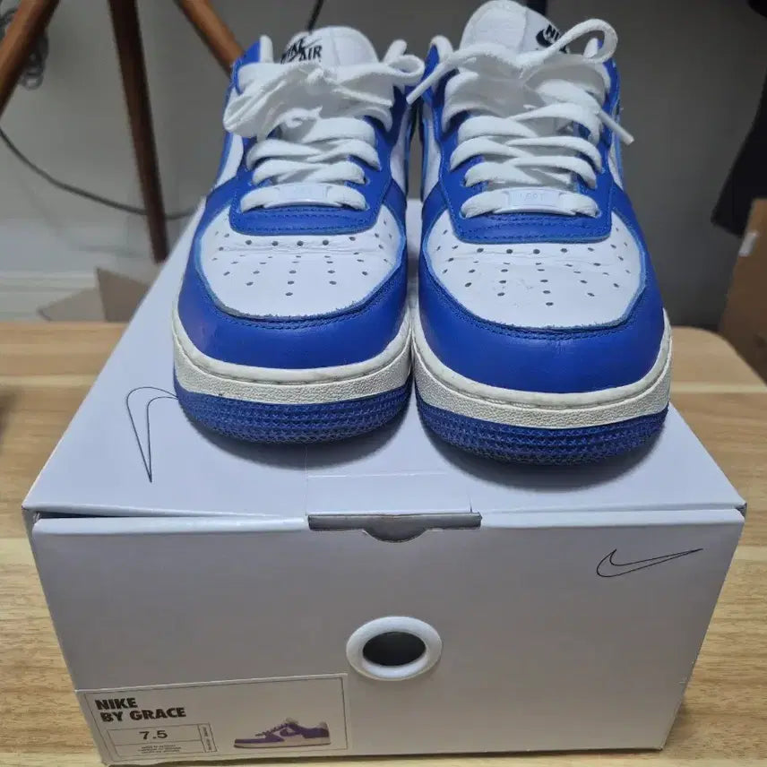 [BUNJANG] Nike Air Force 1 White Blue Sneakers 245 / 나이키 에어포스1 흰파 운동화 바이유 245