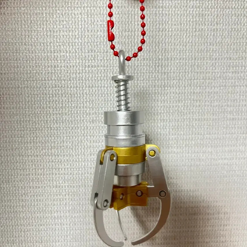[BUNJANG] Mini Crane Claw Keychain Miniature Yellow / -미니 크레인 집게 키링 가챠 미니어쳐 노란색