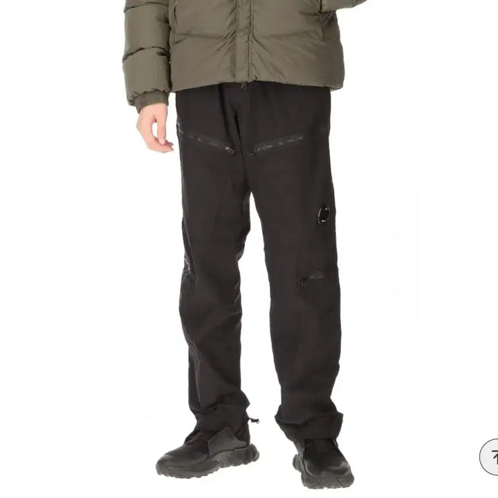 [BUNJANG] CP컴퍼니 FLATT NYLON LENS LOOSE PANTS / CP컴퍼니 FLATT NYLON LENS LOOSE PANTS