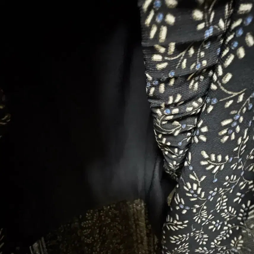 [BUNJANG] Black Chiffon Floral Print Long Dress / 잔꽃무늬 롱 원피스 블랙 쉬폰