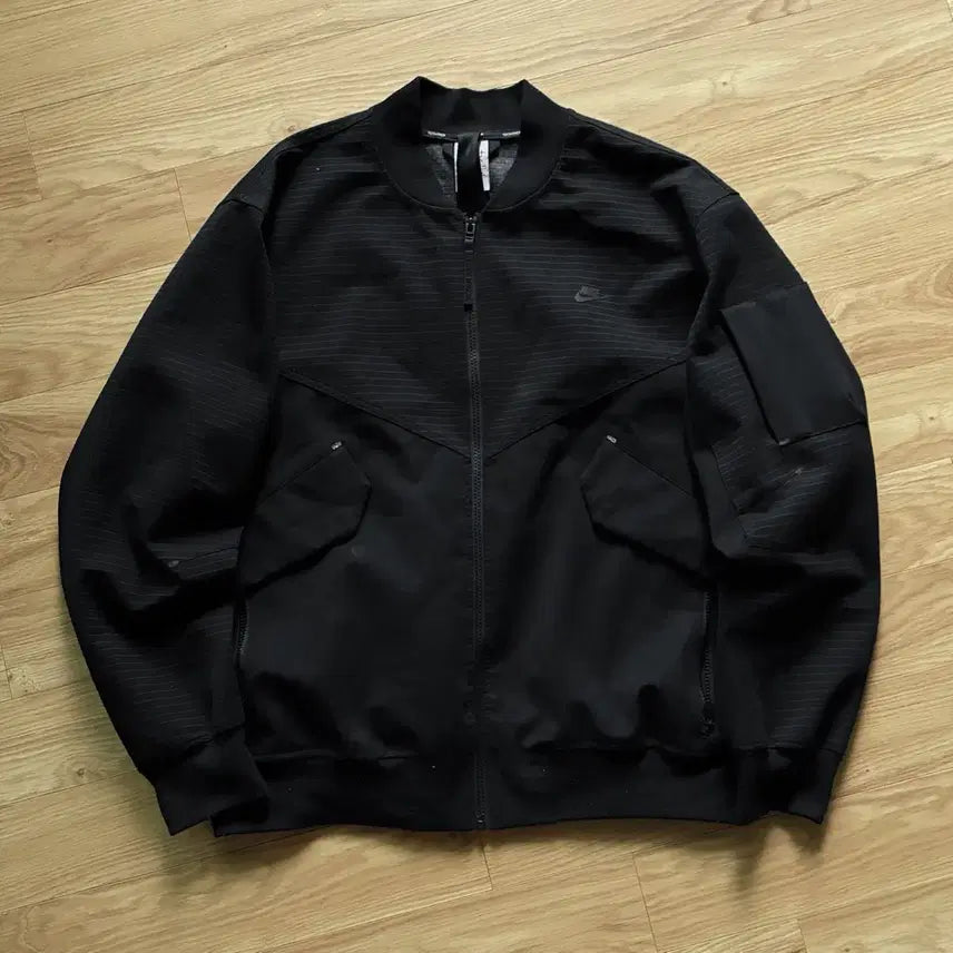 [BUNJANG] Nike NSW Storm-FIT Tech Pack Bomber Jacket / 나이키 NSW 스톰핏 테크팩 언라운드 봄버 자켓