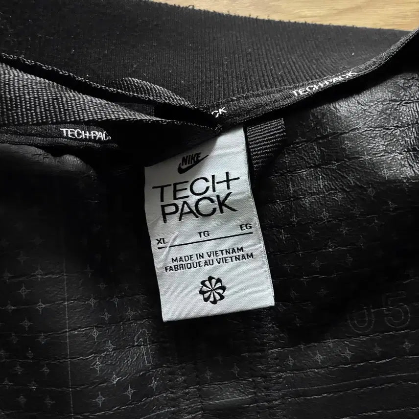 [BUNJANG] Nike NSW Storm-FIT Tech Pack Bomber Jacket / 나이키 NSW 스톰핏 테크팩 언라운드 봄버 자켓