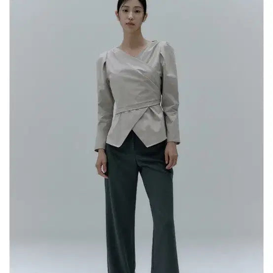 [SOLD OUT] 아브엘 IVHL 블라우스 Overlay Wrap Blouse Beige