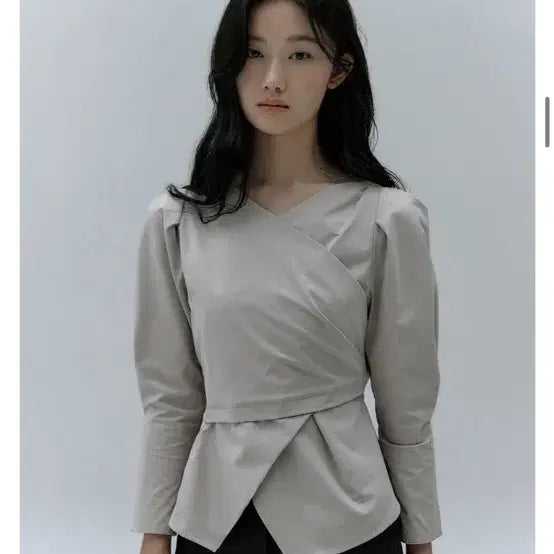 [SOLD OUT] 아브엘 IVHL 블라우스 Overlay Wrap Blouse Beige